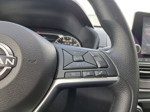 Used 2024 Nissan Altima 2.5 SV image 13