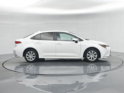 Used 2025 Toyota Corolla LE image 26