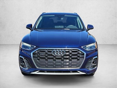 Certified 2025 Audi Q5 2.0T Premium Plus w/ Premium Plus Package image 2