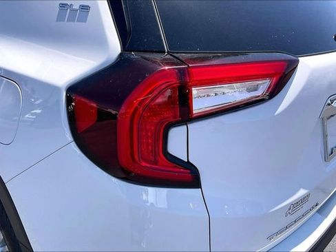 Used 2024 GMC Terrain SLE w/ Driver Convenience Package AWD/4WD image 33