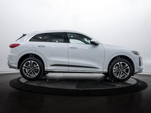 Certified 2025 Audi Q5 Premium w/ Premium Plus AWD/4WD image 3