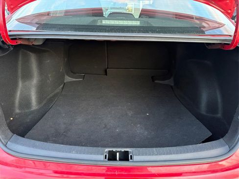 Used 2021 Toyota Corolla LE image 12