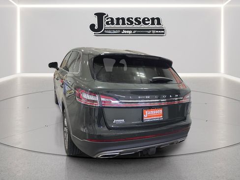 Used 2022 Lincoln Nautilus Reserve w/ Luxury Package AWD/4WD image 4
