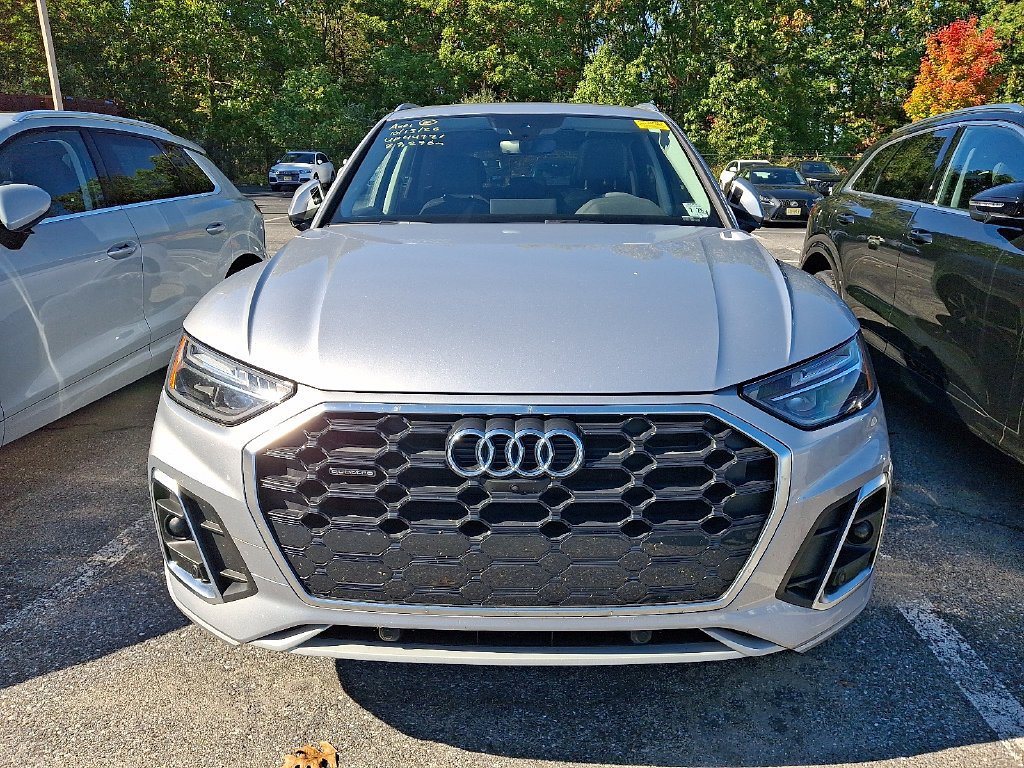 Used 2023 Audi Q5 2.0T Premium Plus w/ Premium Plus Package AWD/4WD image 2