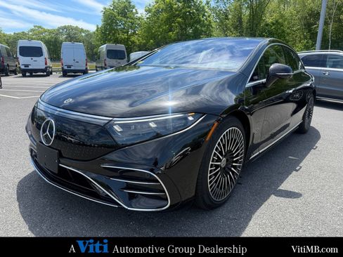 Used 2023 Mercedes-Benz EQS 580 4MATIC Sedan image 4