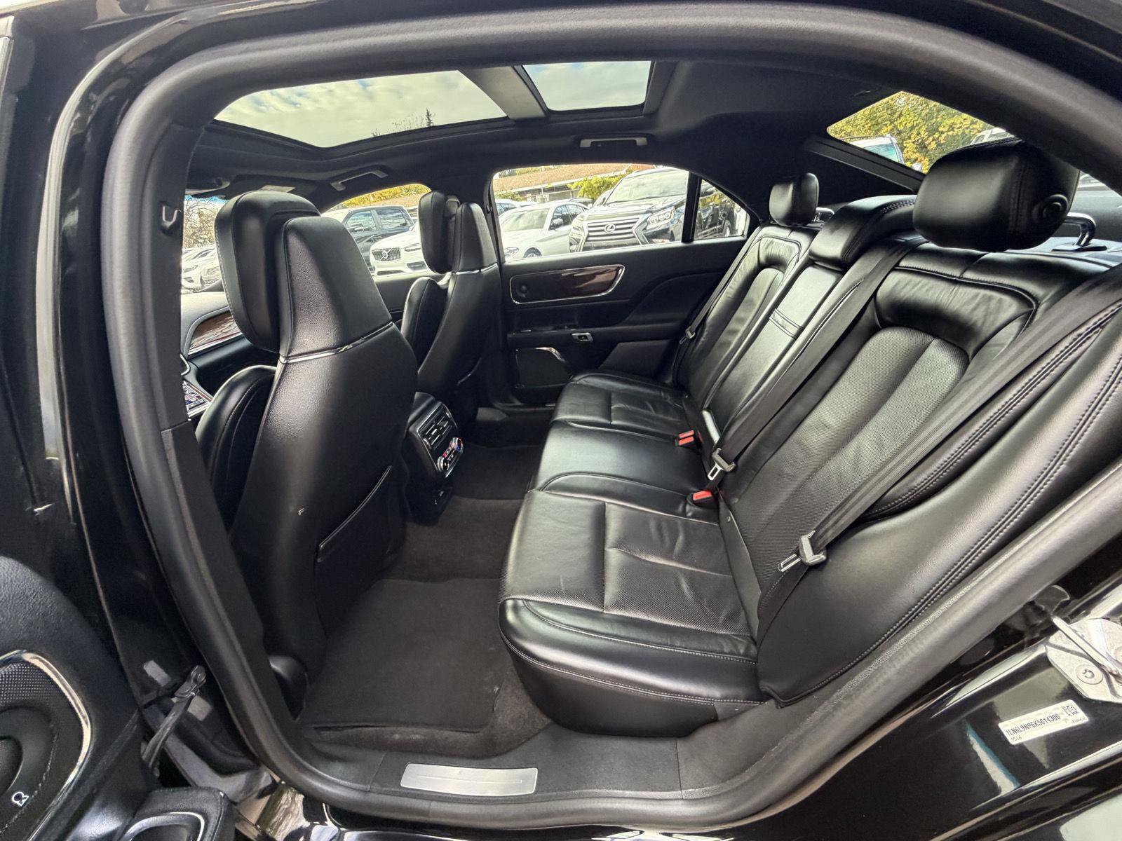 Used 2019 Lincoln Continental Reserve AWD/4WD image 21