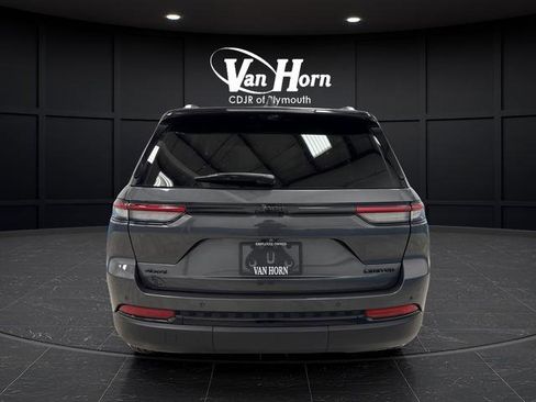 Used 2024 Jeep Grand Cherokee Limited w/ Luxury Tech Group II image 14