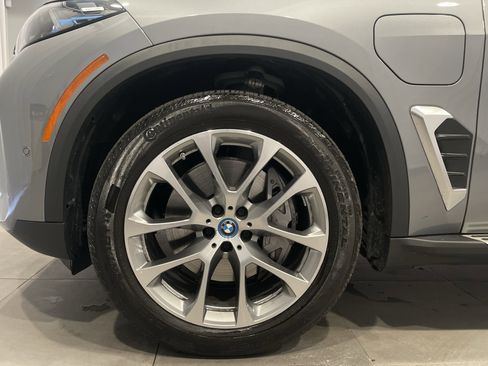 Used 2025 BMW X5 xDrive50e w/ Premium Package image 7