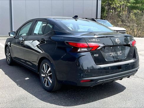 Used 2021 Nissan Versa SV FWD image 6
