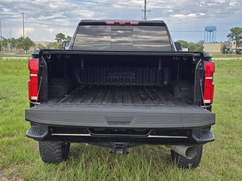 Used 2024 Chevrolet Silverado 2500 High Country w/ High Country Premium Package AWD/4WD image 7