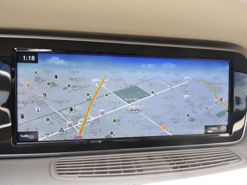 Used 2017 Mercedes-Benz S 550 Sedan image 23