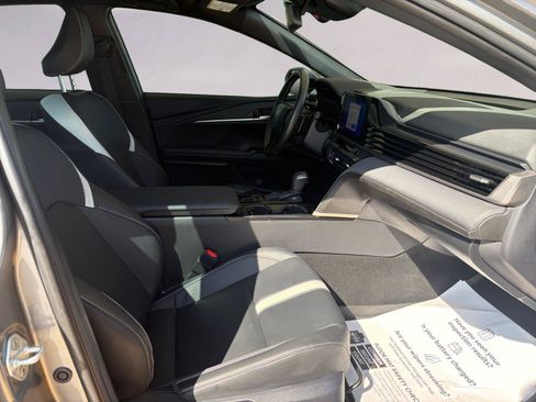 Used 2025 Toyota Camry SE FWD image 15