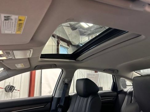 Certified 2022 Honda Accord Touring image 35
