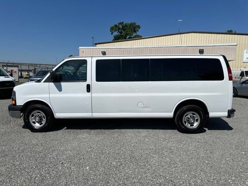 Used 2019 Chevrolet Express 3500 LT w/ LT Preferred Equipment Group RWD image 15