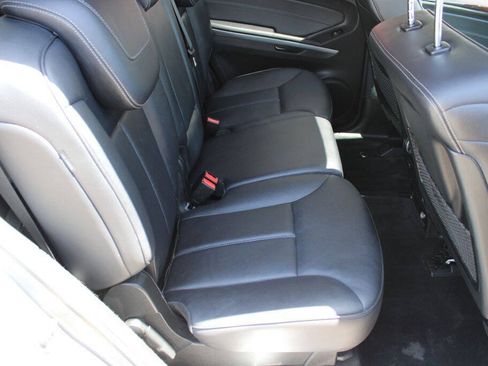 Used 2012 Mercedes-Benz GL 450 4MATIC image 17