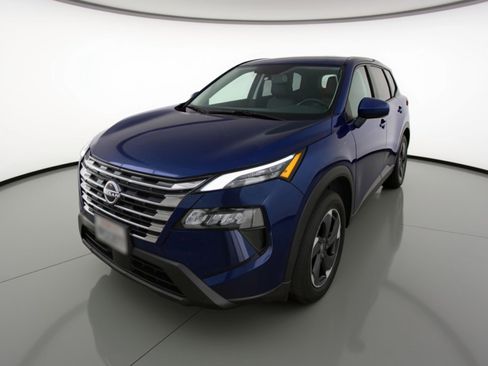 Used 2025 Nissan Rogue SV FWD image 3