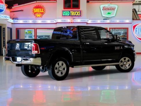 Used 2018 RAM 3500 Laramie w/ Convenience Group AWD/4WD image 3
