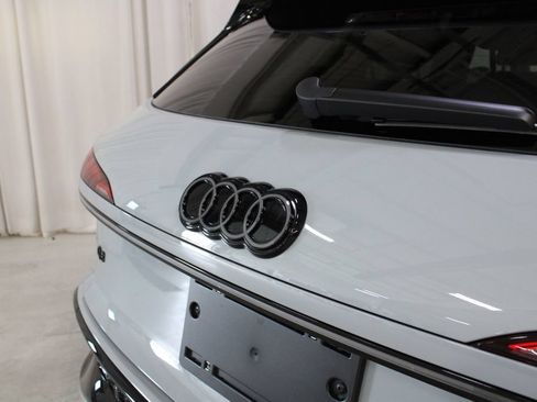 New 2026 Audi Q3 quattro 2.0T AWD/4WD image 32