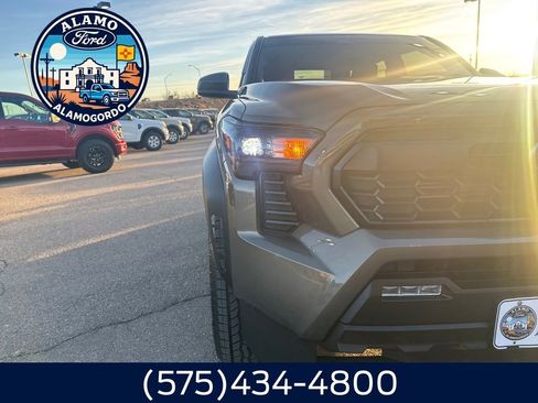 Used 2025 Toyota Tacoma TRD Off-Road image 21
