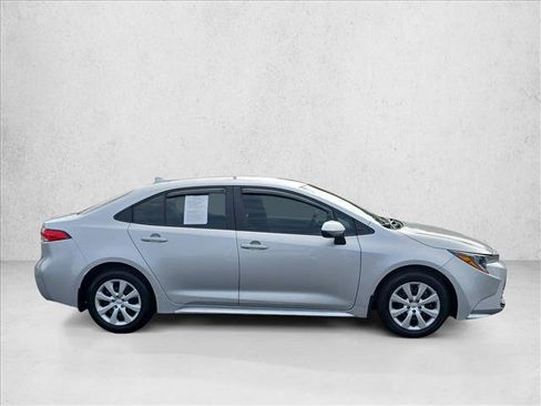 Certified 2025 Toyota Corolla LE FWD image 4