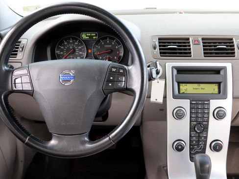 Used 2011 Volvo V50 T5 image 16