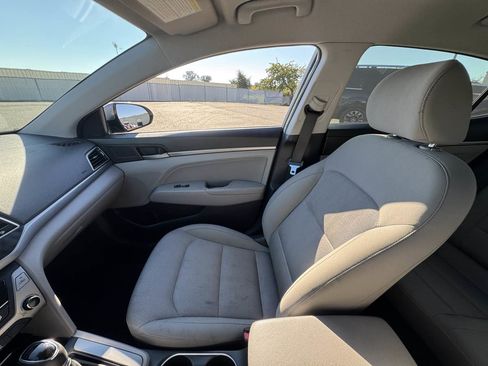 Used 2017 Hyundai Elantra SE image 31