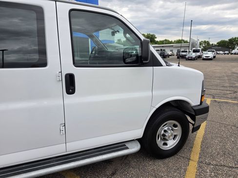 Used 2024 Chevrolet Express 2500 w/ Driver Convenience Package RWD image 14