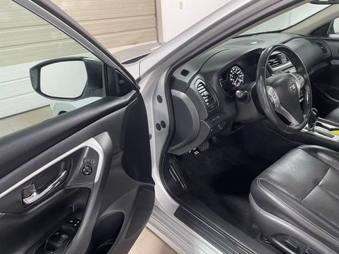 Used 2018 Nissan Altima 2.5 SL FWD image 10