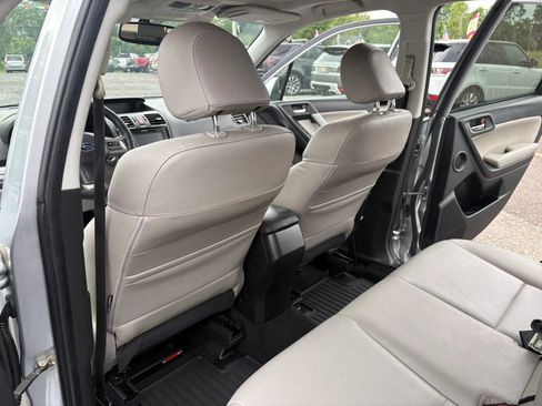 Used 2014 Subaru Forester 2.5i Touring AWD/4WD image 18