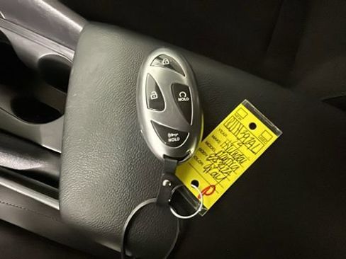 Used 2024 Hyundai Elantra SEL FWD image 21