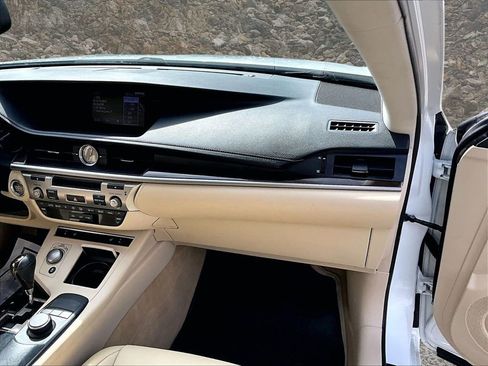 Used 2013 Lexus ES 350 w/ Premium Pkg image 14