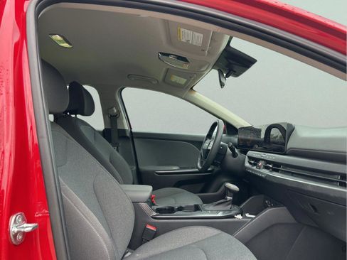 Used 2025 Kia K4 FWD image 11