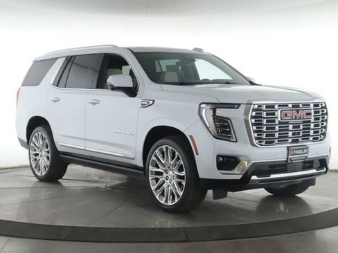 Used 2026 GMC Yukon Denali w/ Denali Reserve Package AWD/4WD image 2