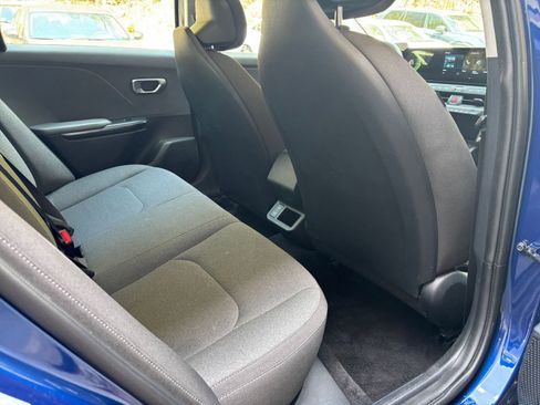 Used 2025 Kia K4 LXS FWD image 39