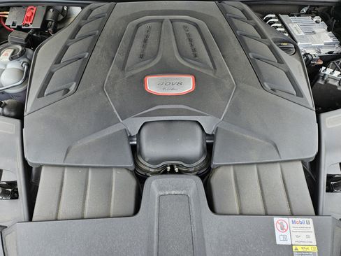 Certified 2023 Porsche Cayenne Turbo AWD/4WD image 30