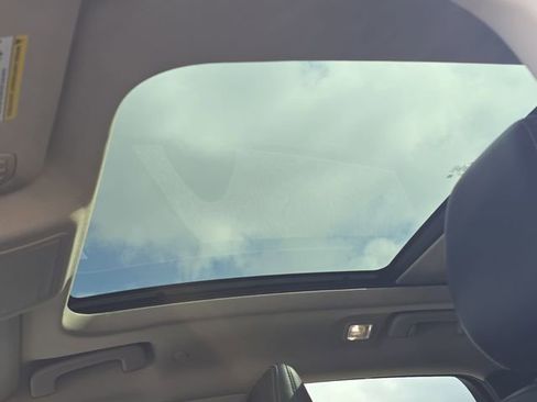 Used 2020 Ford Escape Titanium w/ Titanium Premium Package 2.0 image 30