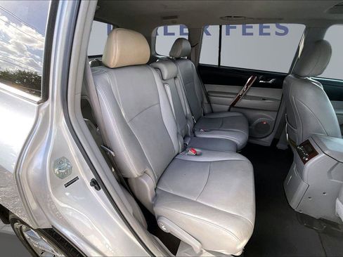 Used 2013 Toyota Highlander Limited image 25