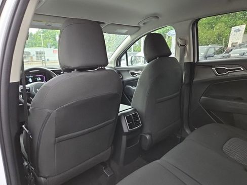 Used 2025 Kia Sportage LX AWD/4WD image 23