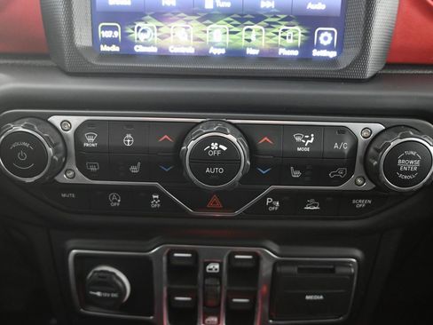 Used 2020 Jeep Gladiator Rubicon image 30