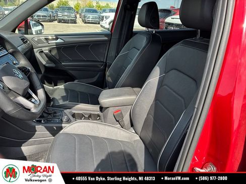 Certified 2024 Volkswagen Tiguan SEL R-Line AWD/4WD image 10