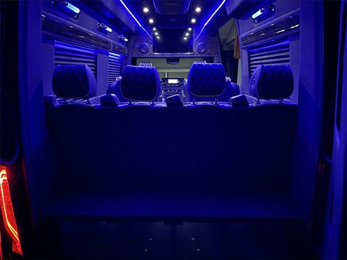 Used 2024 Mercedes-Benz Sprinter 2500 image 5