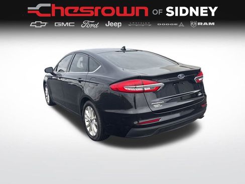Used 2019 Ford Fusion SE image 3