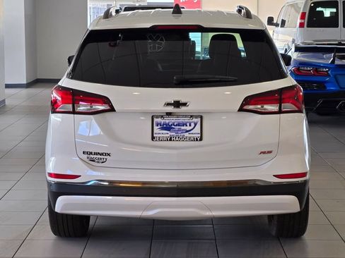 Certified 2022 Chevrolet Equinox RS w/ Infotainment Package FWD image 12