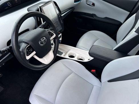 Used 2019 Toyota Prius Prime Advanced image 10