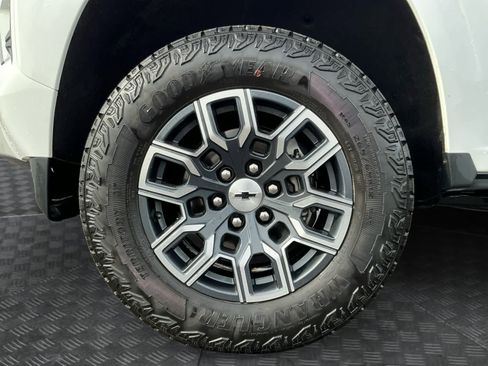 Used 2023 Chevrolet Colorado Z71 w/ Z71 Convenience Package 2 image 12