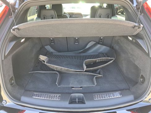 Used 2025 Cadillac XT4 Premium Luxury image 25