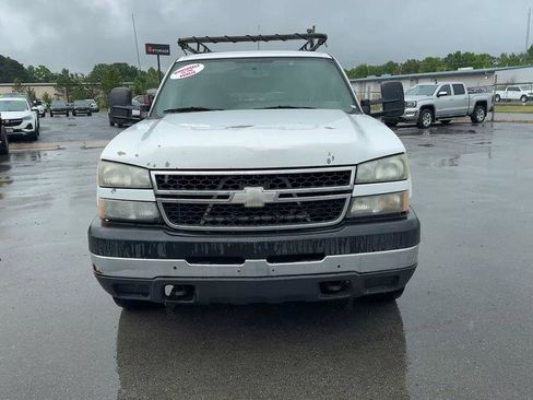 Used 2006 Chevrolet Silverado 2500 LT w/ Skid Plate Package AWD/4WD image 8