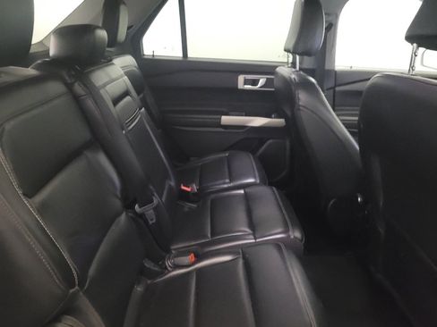 Used 2021 Ford Explorer XLT w/ Equipment Group 202A image 19