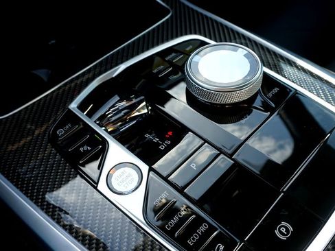 New 2026 BMW X5 M60i image 23