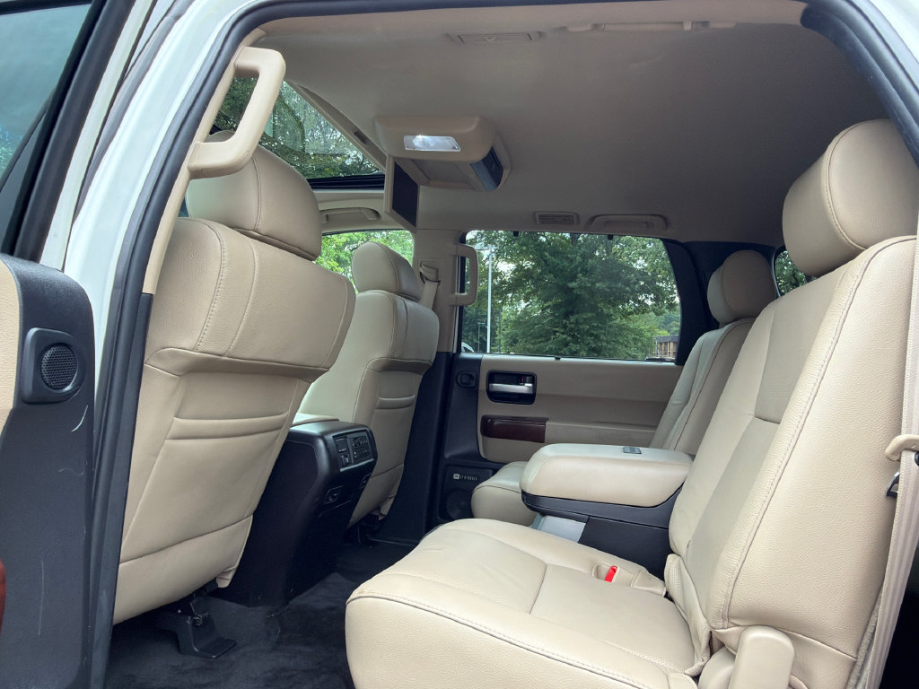 Used 2017 Toyota Sequoia Platinum AWD/4WD image 24